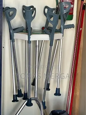 Forearm Crutches for Heavy Duty氏elbow Crutche項wiz Leg Injury