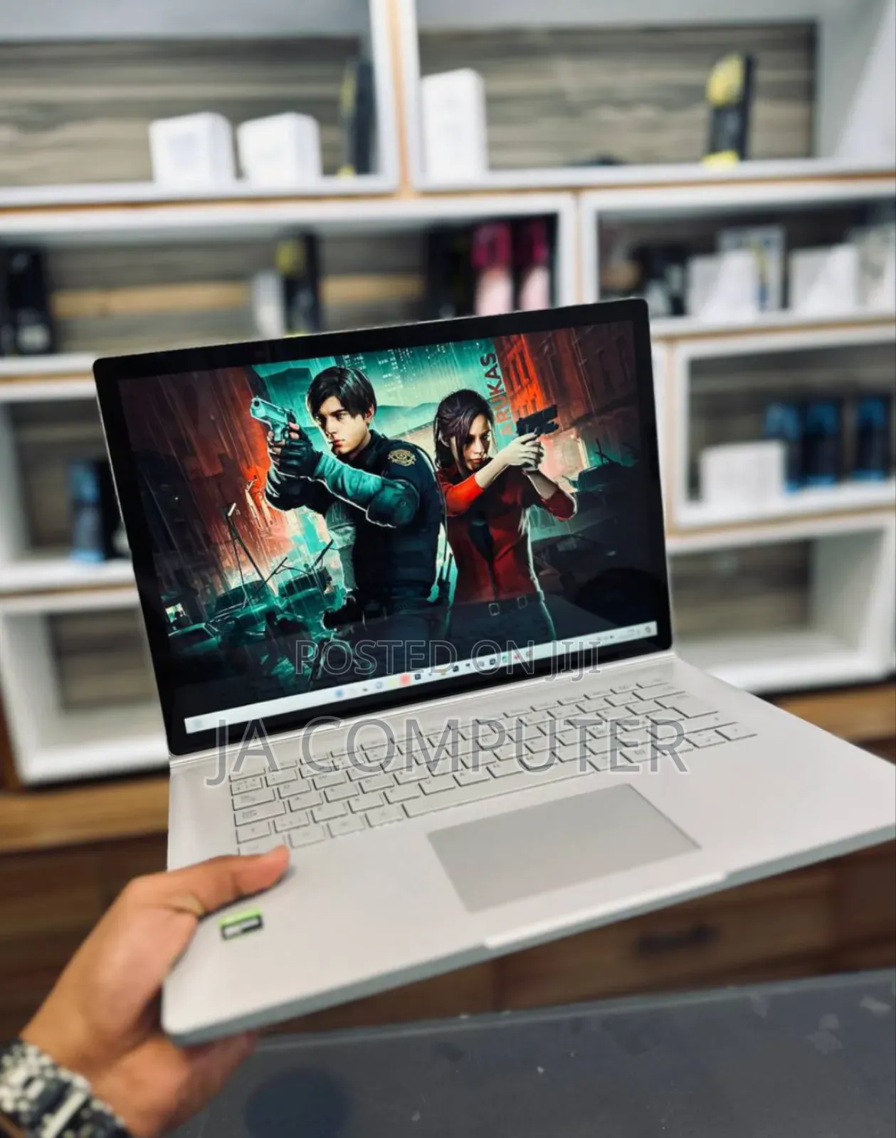 New Laptop Microsoft Surface Book 2 16GB Intel Core I7 SSD 256GB