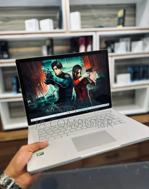 New Laptop Microsoft Surface Book 2 16GB Intel Core I7 SSD 256GB