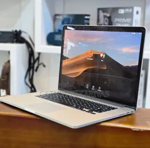 New Laptop Apple MacBook Pro 2015 16GB Intel Core I7 SSD 512GB