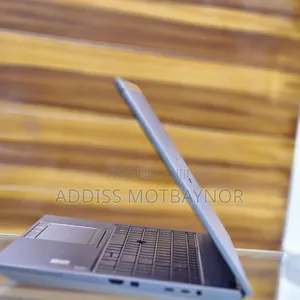 New Laptop HP ZBook Studio G5 16GB Intel Core I7 SSD 512GB
