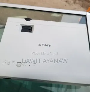 Sony Projector VPL-Dx220