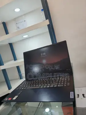 New Laptop Lenovo 8GB AMD Ryzen 5 SSD 512GB