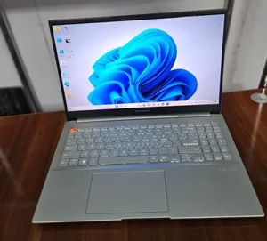 New Laptop Asus ZenBook Pro 15 UX580GE 16GB Intel Core I7 SSD 512GB