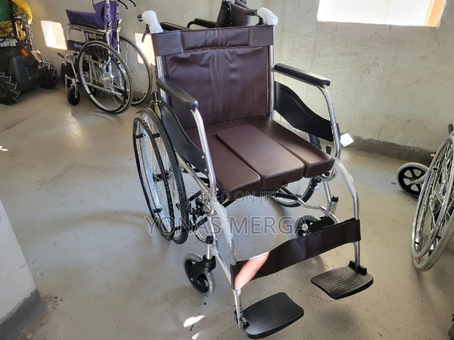 Wheelchair Has a User-Friendly羿p0p0圇wheelchair回wheelchair