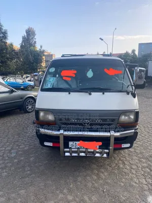 Toyota HiAce 2004 White