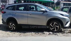 Toyota Rush 2023 Silver