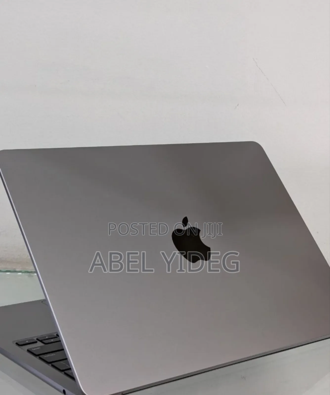 New Laptop Apple MacBook Air 2022 M2 8GB Apple M2 SSD 256GB