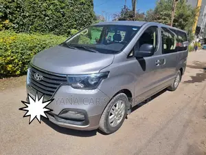 Hyundai Staria 2022 Gray