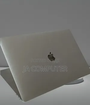 New Laptop Apple MacBook Pro 2017 16GB Intel Core I7 SSD 512GB