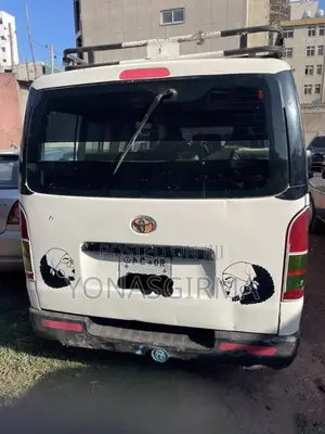 Toyota HiAce 2007 White