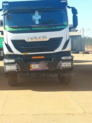 Trucker Balatoli Tesabi