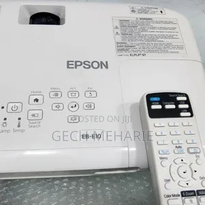 Brand New EPSON Projector With Bag , Remote 08