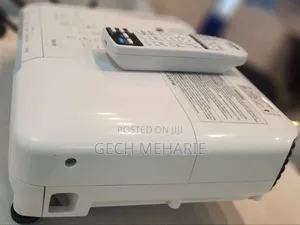 New
EPSON Projector
Model Name: EB-S31
Ha