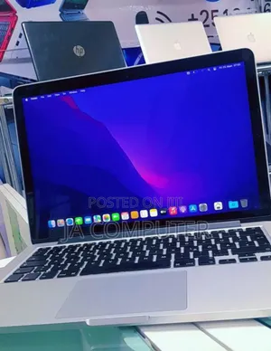 New Laptop Apple MacBook Pro 2015 8GB Intel Core I5 SSD 256GB