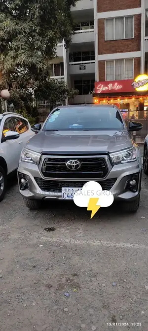 Toyota Hilux 2020 Gray