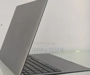 New Laptop Apple MacBook 2020 8GB Intel Core I3 SSD 256GB