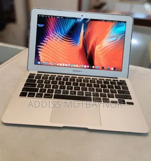 New Laptop Apple MacBook 2015 4GB Intel Core I5 SSD 128GB