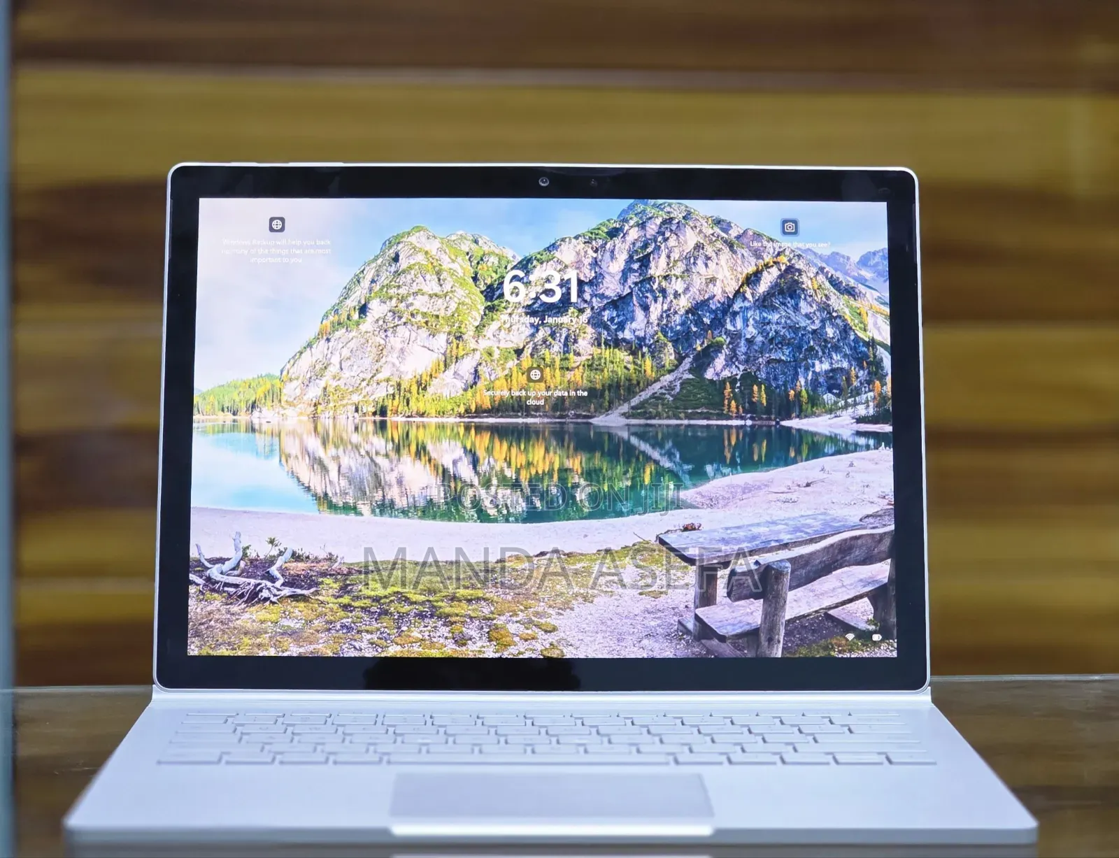 New Laptop Microsoft Surface Book 2 8GB Intel Core I5 SSD 256GB