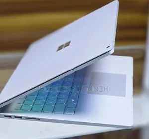 New Laptop Microsoft Surface Book 2 8GB Intel Core I5 SSD 256GB