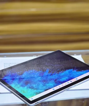 New Laptop Microsoft Surface Book 2 8GB Intel Core I5 SSD 256GB