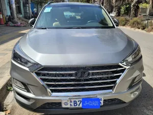 Hyundai Tucson Limited AWD 2020 Gold