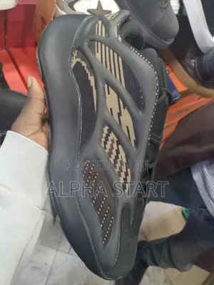 Original Adidas Yeezy 700