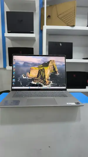 New Laptop Dell Inspiron 15 16GB Intel Core i7 SSD 1T