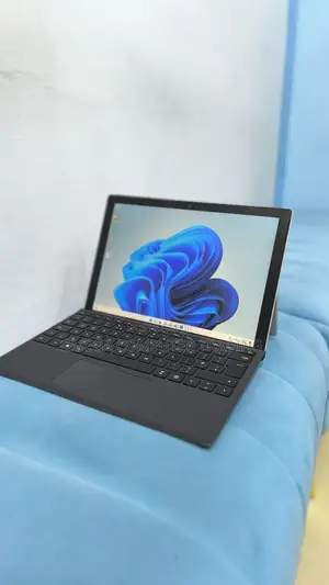New Laptop Microsoft Surface Pro 7 8GB Intel Core i5 SSD 256GB