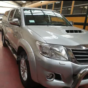 Toyota Hilux 2013 Gold