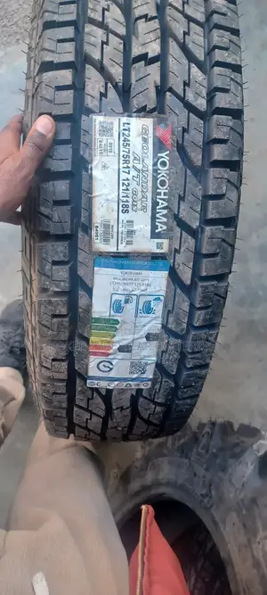 Yokohama245/75/R17