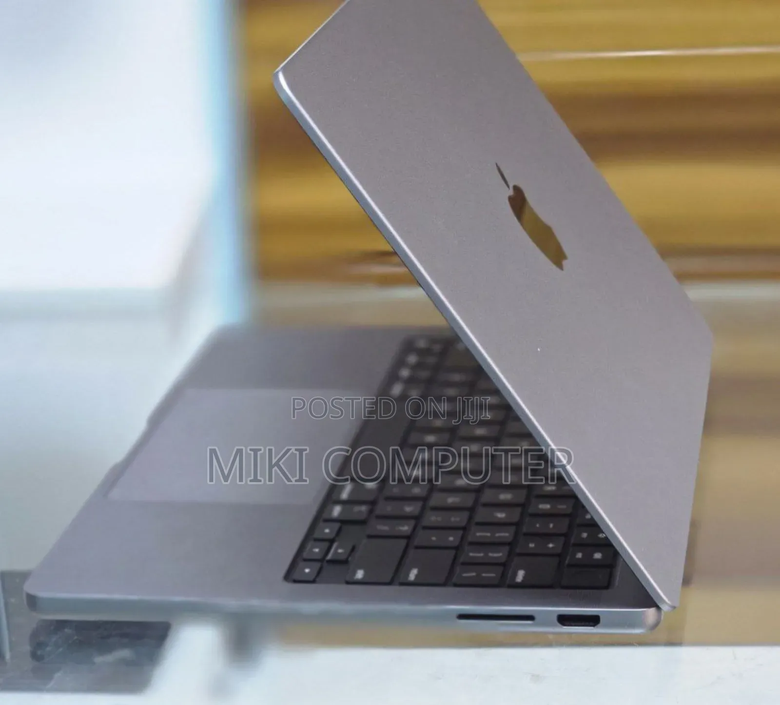 New Laptop Apple MacBook Pro 2023 M3 Pro 14-Inch 16GB Intel SSD 512GB