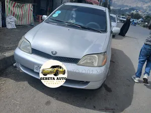 Toyota Platz 2002 Silver