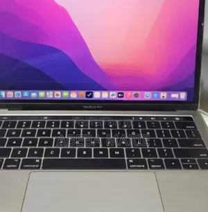 New Laptop Apple MacBook Pro 2017 8GB Intel Core I5 SSD 256GB