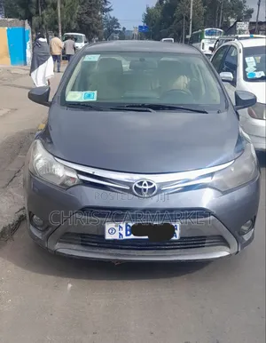 Toyota Yaris 2016 Gray
