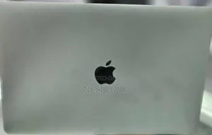 New Laptop Apple MacBook Pro 2017 8GB Intel Core I5 SSD 256GB
