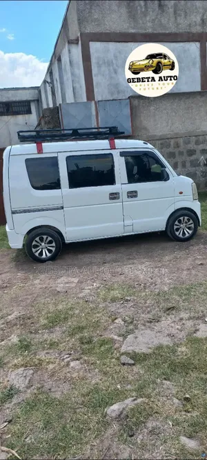 Suzuki Every Wagon 2012 White