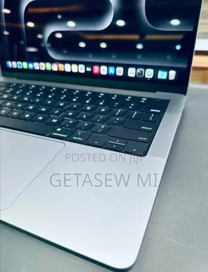 New Apple MacBook Pro 2023 M3 14-Inch 18GB Apple M3 Pro SSD 512GB