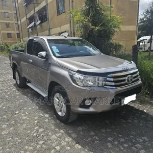 Toyota Hilux 2017 Gray