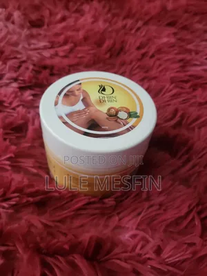 Dhin (ቆዳ እና ፊቷ የሚያቀላ)