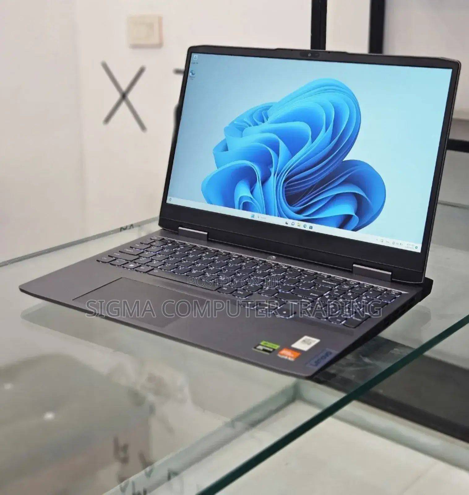 New Laptop Lenovo LOQ 15IRH8 16GB AMD Ryzen 7 SSD 512GB