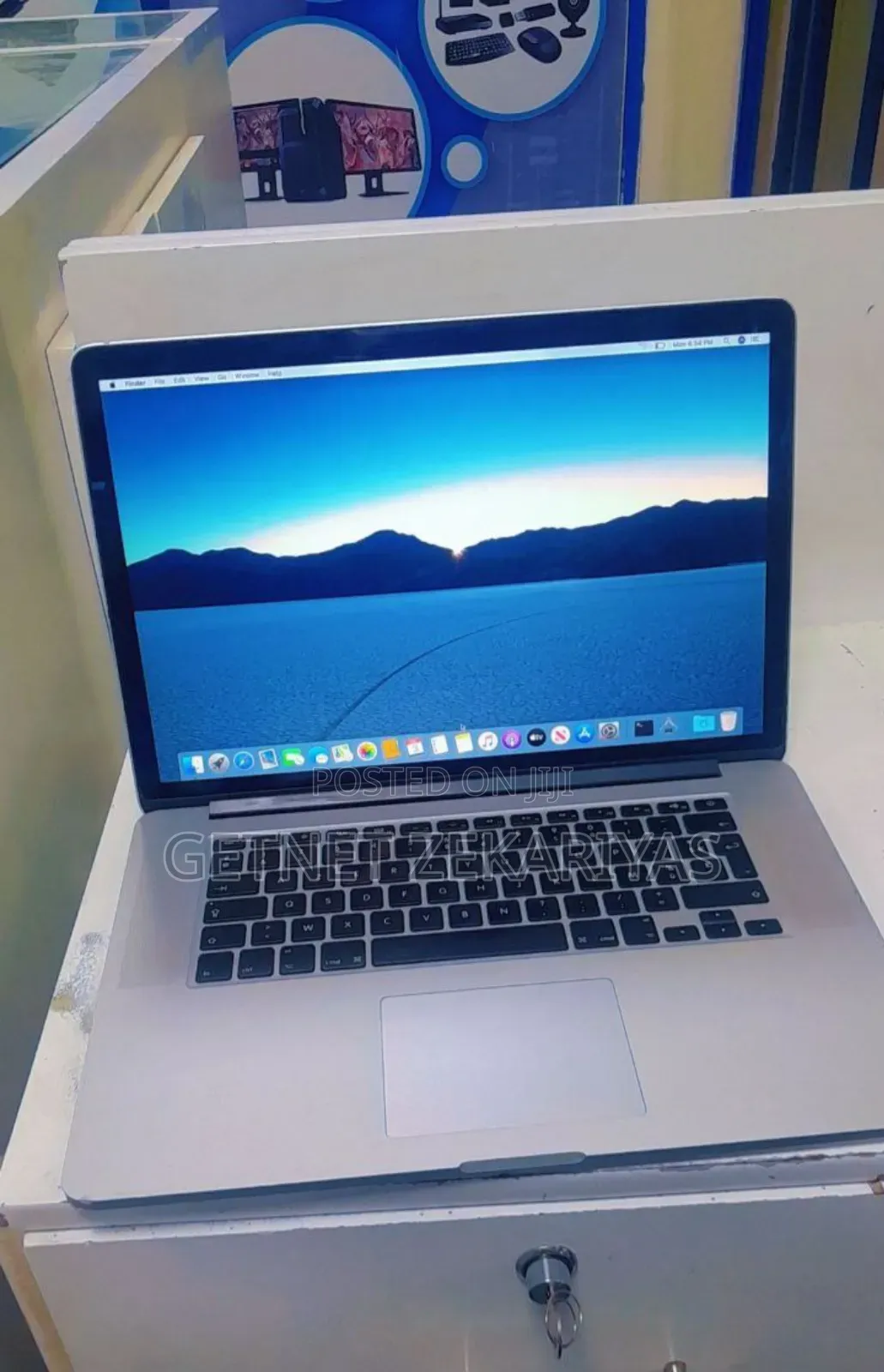 New Laptop Apple MacBook Pro 2014 16GB Intel Core I7 SSD 256GB