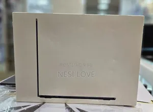 New Laptop Apple MacBook Air 2022 M2 16GB SSD 256GB