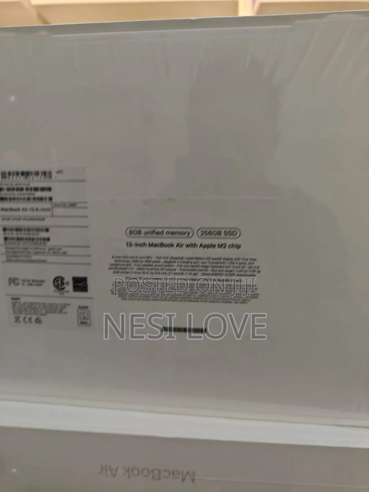 New Laptop Apple MacBook Air 2022 M2 16GB SSD 256GB