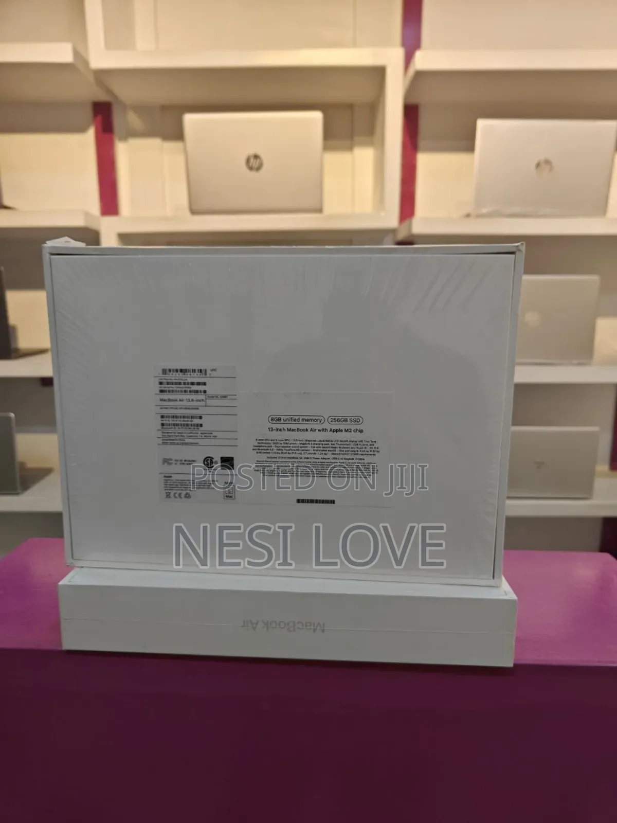New Laptop Apple MacBook Air 2022 M2 16GB SSD 256GB