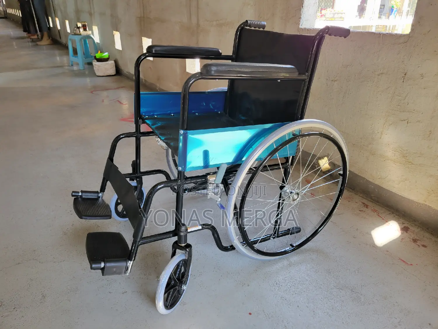 Self Propelled Wheelchair€苏tranz Transporter Wheelchair