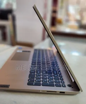 New Laptop Lenovo IdeaPad 720S 8GB Intel Core I3 SSD 256GB