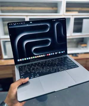 New Apple MacBook Pro 2023 M3 14-Inch 18GB Apple M3 Pro SSD 512GB