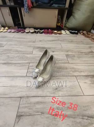 Zero and Yihner Heel Shoes