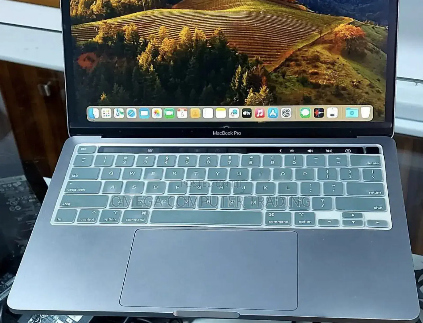 New Laptop Apple MacBook Pro 2021 M1 8GB Apple M1 SSD 256GB